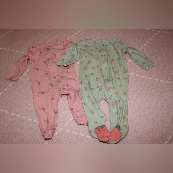Carter’s Set of 2 Footed Onesies Strawberry Flamingo Print 6 Months - Picture 1 of 6